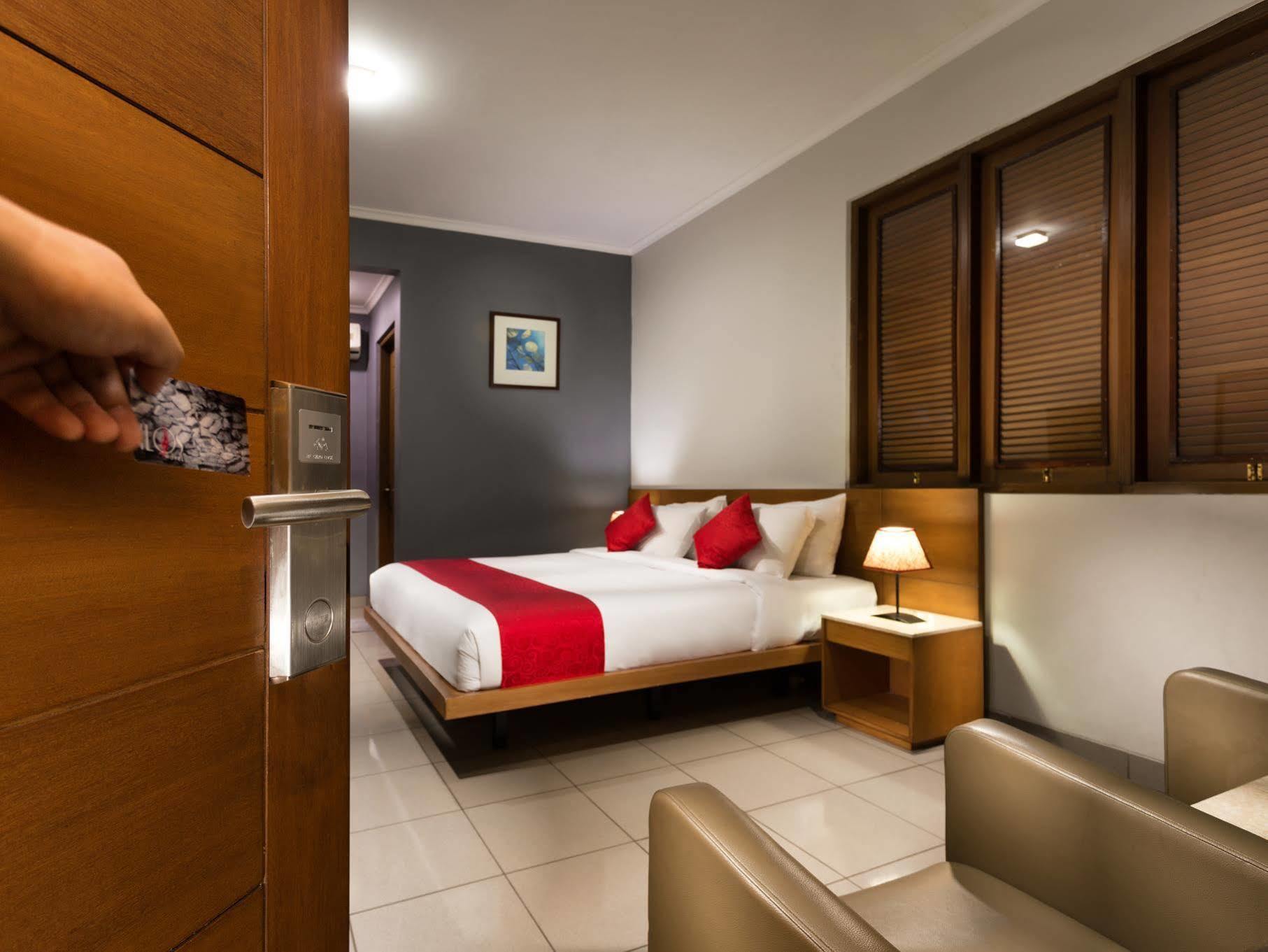 Ilos Hotel Bandung Exterior foto